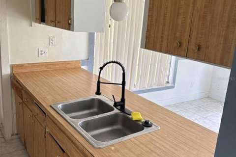 Casa en alquiler en Brandon, Florida, 3 dormitorios, 127.18 m2 № 1917419 - foto 14