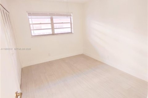 Снять в аренду кондоминиум в Халландейл-Бич, Флорида 2 спальни, 86.86м2, № 2024592 - фото 11