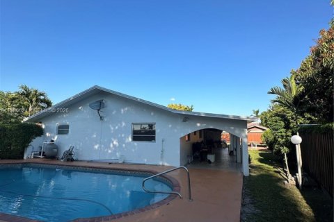 Casa en venta en Miami, Florida, 3 dormitorios, 161 m2 № 2058085 - foto 6