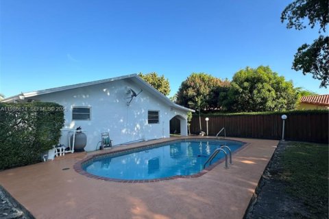 Casa en venta en Miami, Florida, 3 dormitorios, 161 m2 № 2058085 - foto 5