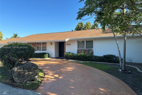 Casa en venta en Miami, Florida, 3 dormitorios, 161 m2 № 2058085 - foto 2