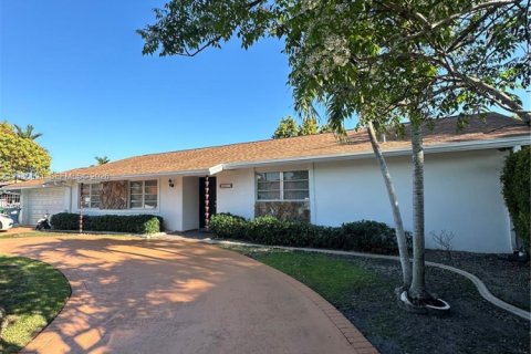 Casa en venta en Miami, Florida, 3 dormitorios, 161 m2 № 2058085 - foto 3