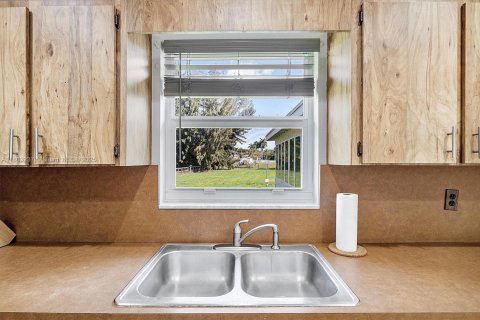 House in Southwest Ranches, Florida 5 bedrooms, 216.37 sq.m. № 1685902 - photo 20