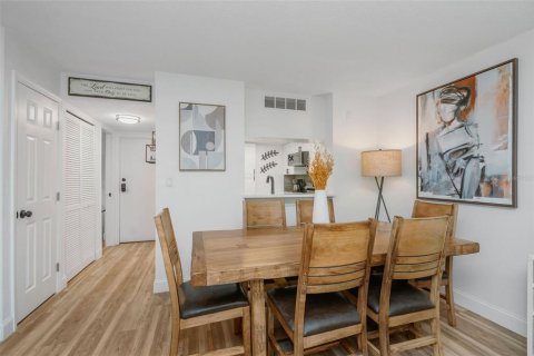 Copropriété à vendre à Clearwater, Floride: 1 chambre, 75.25 m2 № 2211489 - photo 6