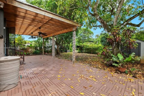 Casa en venta en Miami Springs, Florida, 3 dormitorios, 107.4 m2 № 1857169 - foto 22