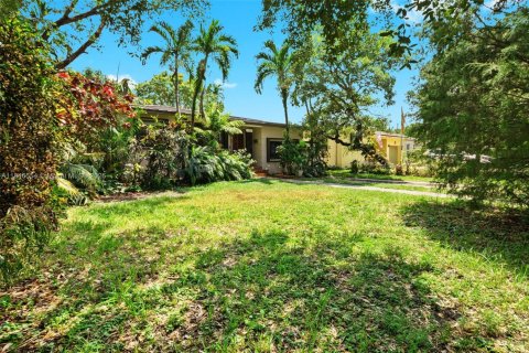 Casa en venta en Miami Springs, Florida, 3 dormitorios, 107.4 m2 № 1857169 - foto 2