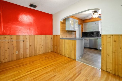 Casa en venta en Miami Springs, Florida, 3 dormitorios, 107.4 m2 № 1857169 - foto 7