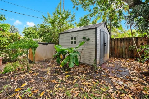 Casa en venta en Miami Springs, Florida, 3 dormitorios, 107.4 m2 № 1857169 - foto 25