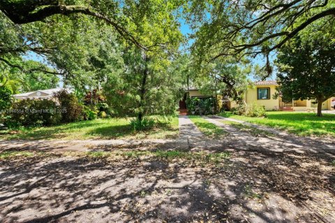 Casa en venta en Miami Springs, Florida, 3 dormitorios, 107.4 m2 № 1857169 - foto 1