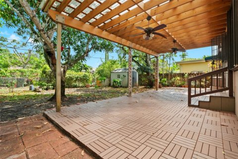 Casa en venta en Miami Springs, Florida, 3 dormitorios, 107.4 m2 № 1857169 - foto 21