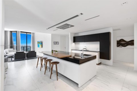 Condo in Miami, Florida, 4 bedrooms  № 566332 - photo 7