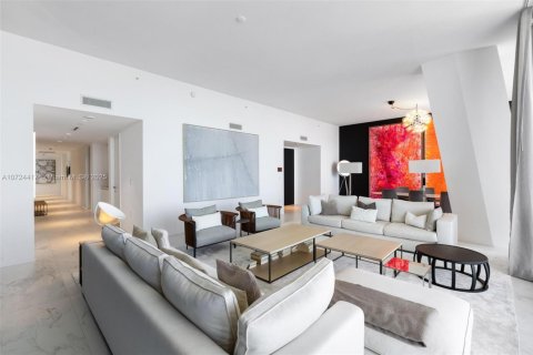Condo in Miami, Florida, 4 bedrooms  № 566332 - photo 26
