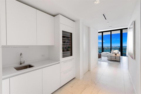 Condo in Miami, Florida, 4 bedrooms  № 566332 - photo 27