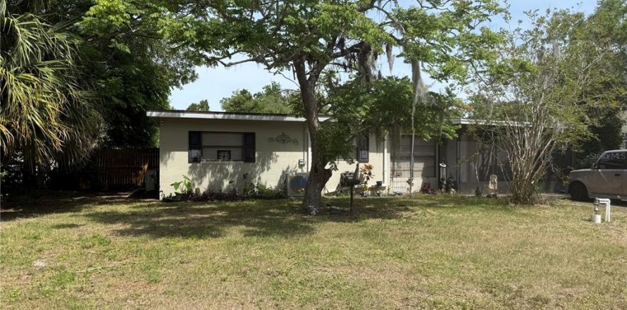 Casa en Titusville, Florida 4 dormitorios, 122.82 m2 № 1650026