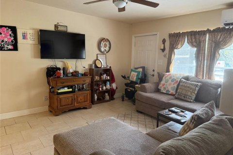 Casa en venta en Titusville, Florida, 4 dormitorios, 122.82 m2 № 1650026 - foto 6