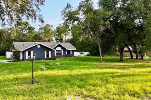 House in Beverly Hills, Florida 3 bedrooms, 146.14 sq.m. № 2317365