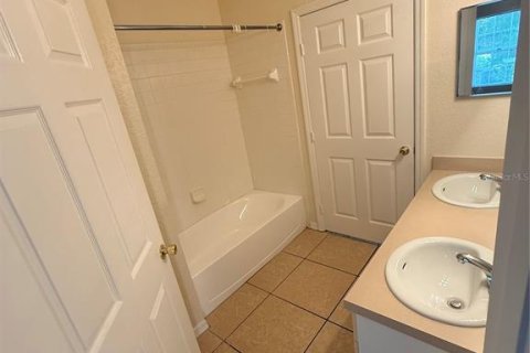 Condominio en alquiler en Orlando, Florida, 1 dormitorio, 72.65 m2 № 1907429 - foto 11
