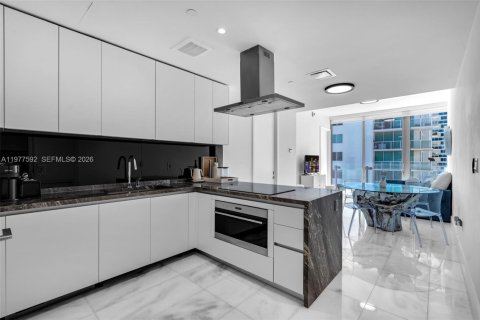 Condominio en alquiler en Miami, Florida, 1 dormitorio, 63.17 m2 № 2047489 - foto 4