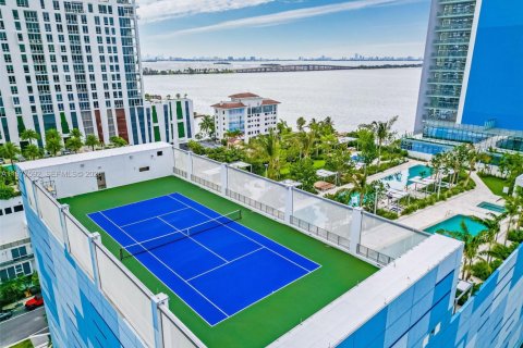 Condominio en alquiler en Miami, Florida, 1 dormitorio, 63.17 m2 № 2047489 - foto 18