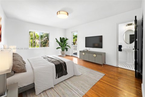 House in Miami Beach, Florida 5 bedrooms, 398.18 sq.m. № 1986036 - photo 22