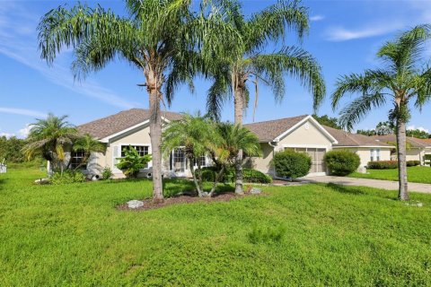 Villa ou maison à vendre à Winter Haven, Floride: 4 chambres, 238.48 m2 № 2298408 - photo 2