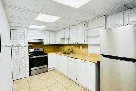 Condo in Miami Beach, Florida, 2 bedrooms  № 1973345 - photo 10