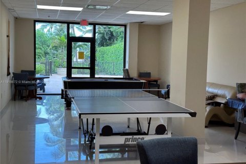 Condo in Miami Beach, Florida, 2 bedrooms  № 1973345 - photo 26