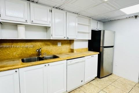 Condo in Miami Beach, Florida, 2 bedrooms  № 1973345 - photo 9