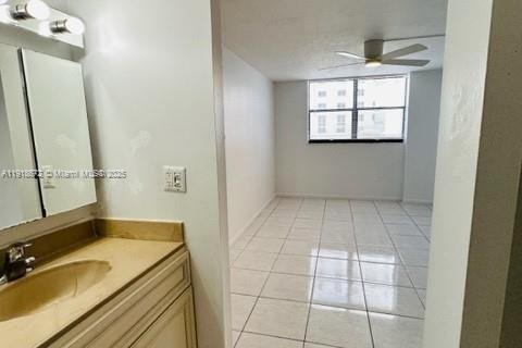 Condo in Miami Beach, Florida, 2 bedrooms  № 1973345 - photo 13