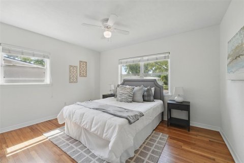 House in Orlando, Florida 3 bedrooms, 97.83 sq.m. № 1744601 - photo 12