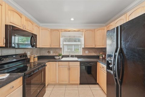 House in Orlando, Florida 3 bedrooms, 97.83 sq.m. № 1744601 - photo 10