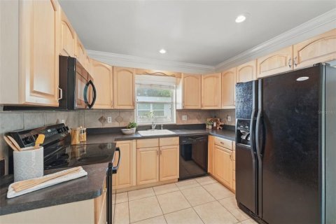 House in Orlando, Florida 3 bedrooms, 97.83 sq.m. № 1744601 - photo 9