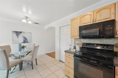 House in Orlando, Florida 3 bedrooms, 97.83 sq.m. № 1744601 - photo 11