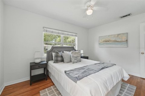 House in Orlando, Florida 3 bedrooms, 97.83 sq.m. № 1744601 - photo 14