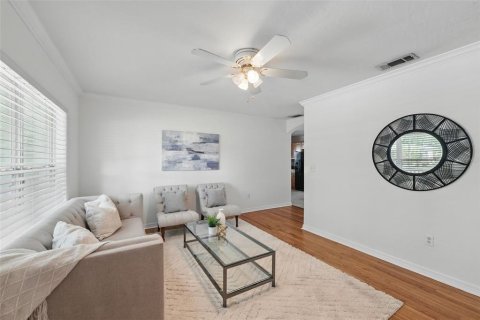 House in Orlando, Florida 3 bedrooms, 97.83 sq.m. № 1744601 - photo 4