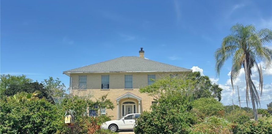 House in Haines City, Florida 4 bedrooms, 335.19 sq.m. № 1851288