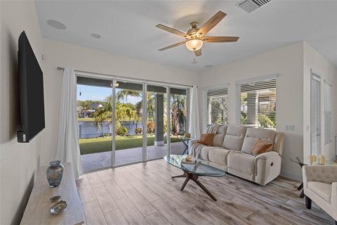 House in Odessa, Florida 4 bedrooms, 264.31 sq.m. № 2200321 - photo 7