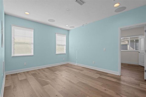 House in Odessa, Florida 4 bedrooms, 264.31 sq.m. № 2200321 - photo 27