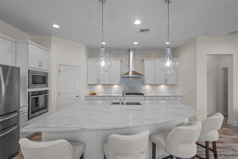 House in Odessa, Florida 4 bedrooms, 264.31 sq.m. № 2200321 - photo 5