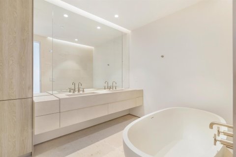 Condominio en venta en West Palm Beach, Florida, 2 dormitorios, 189.89 m2 № 2250084 - foto 13