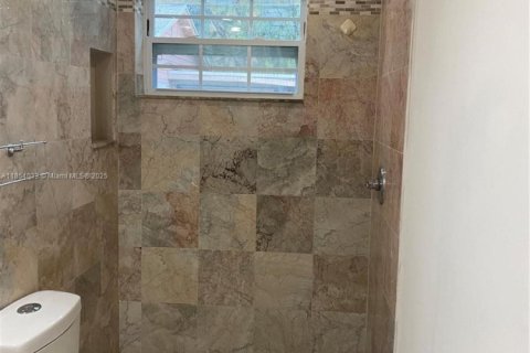 Condo in Miami Beach, Florida  № 1920300 - photo 11