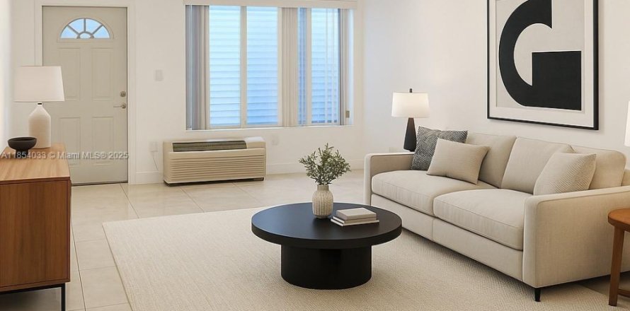 Studio in the Condo in Miami Beach, Florida  № 1920300
