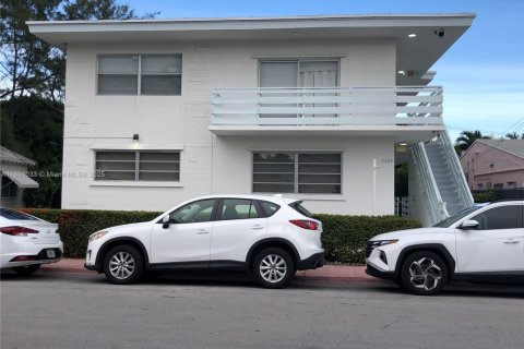 Condo in Miami Beach, Florida  № 1920300 - photo 12