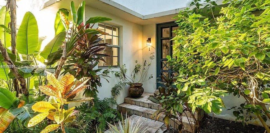 Apartamento en Miami Beach, Florida 2 dormitorios, 111.48 m2 № 1888227
