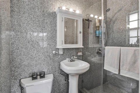 Apartamento en alquiler en Miami Beach, Florida, 2 dormitorios, 111.48 m2 № 1888227 - foto 13