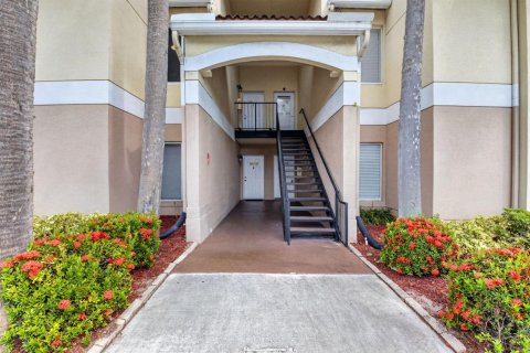 Condo in Boynton Beach, Florida, 2 bedrooms № 2251363