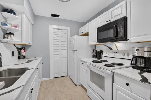 Copropriété à vendre à Boynton Beach, Floride: 2 chambres, 82.13 m2 № 2251363 - photo 13