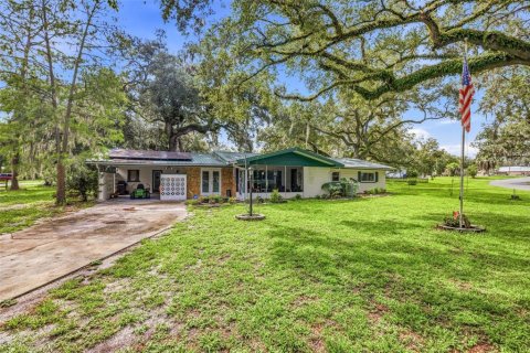 House in Dade City, Florida 3 bedrooms, 170.48 sq.m. № 2284900