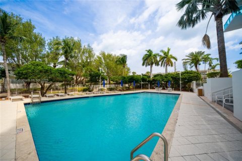 Condominio en venta en North Bay Village, Florida, 2 dormitorios, 116.22 m2 № 1735710 - foto 5