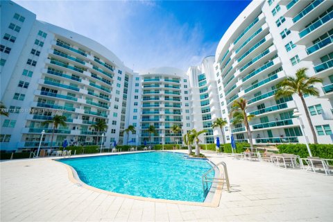 Condominio en venta en North Bay Village, Florida, 2 dormitorios, 116.22 m2 № 1735710 - foto 9